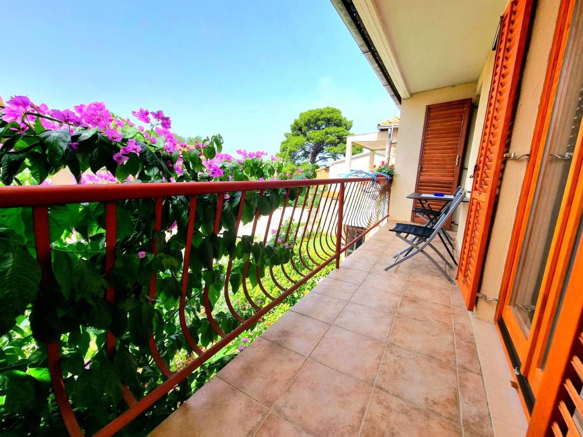 Apartamento Julia Biograd Na Moru Exterior foto